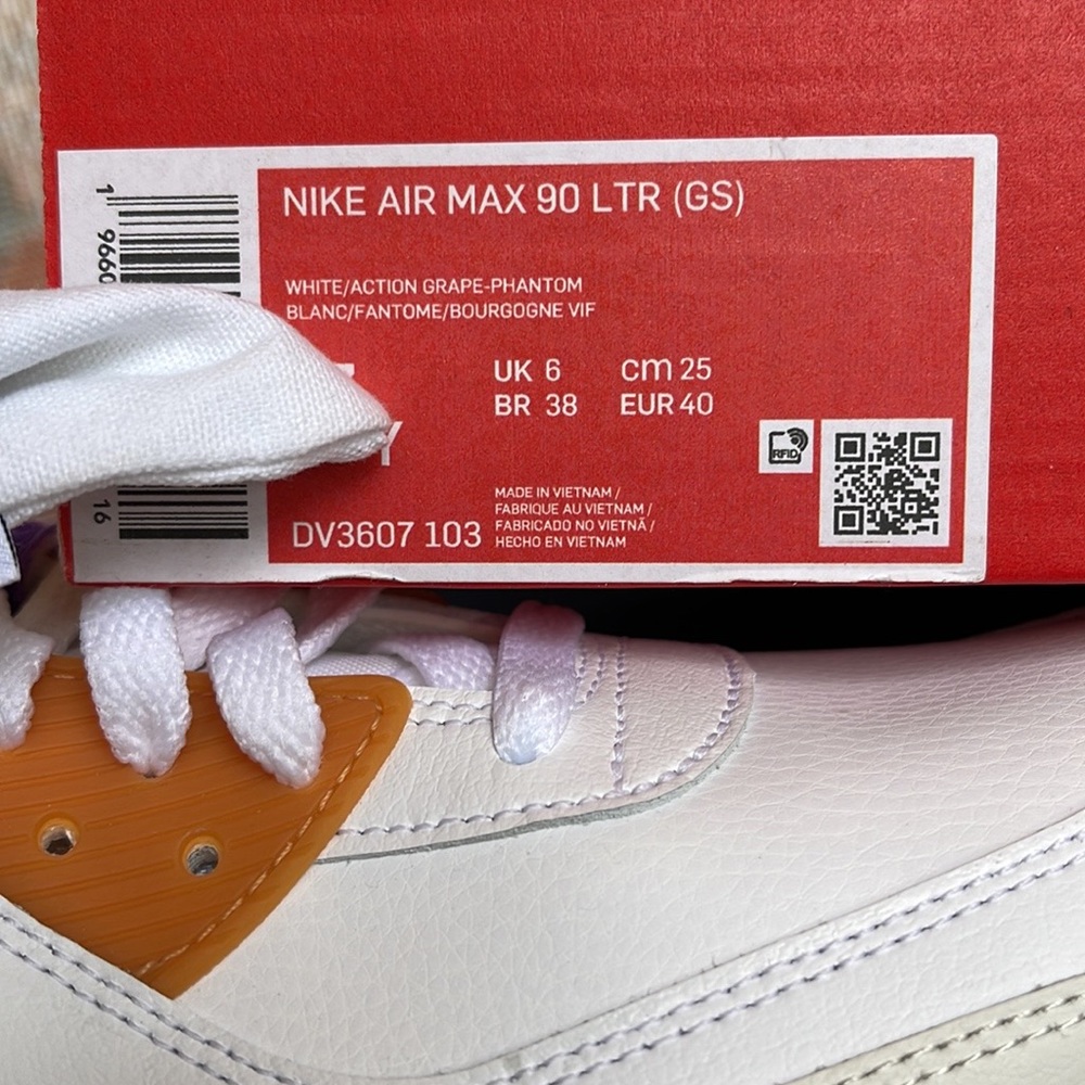 Nike Air Max 90 LTR
Big Kids' Shoes
White/Phantom/Citron Tint/ Action Grape - Picture 16 of 16